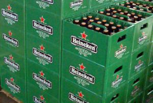 Goedkope kratten Heineken bij de Albert Heijn